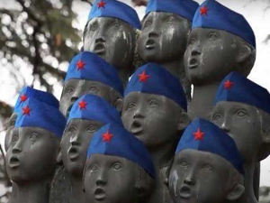 Документарне фусноте – Клик клак социјализам	