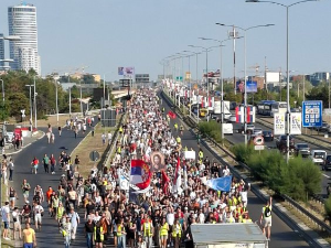 Протестна шетња у Београду