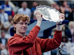 Синер: Био сам предвидив, мораћу да променим нешто у игри (EPA-EFE / CRISTOBAL HERRERA ULASHKEVICH) Синер: Био сам предвидив, мораћу да променим нешто у игри