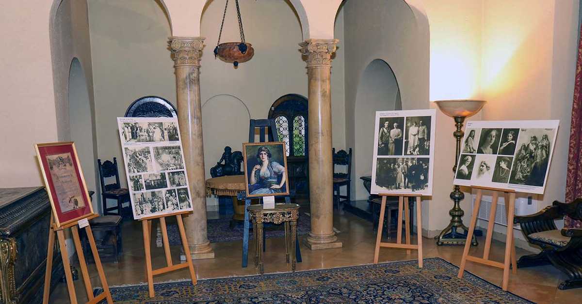 Живот Марије Карађорђевић – Краљице Мајке на изложби „Круна доброте“ у Краљевском двору на Дедињу