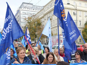 Протест испред Министарства финансија због тешког положаја радника у култури