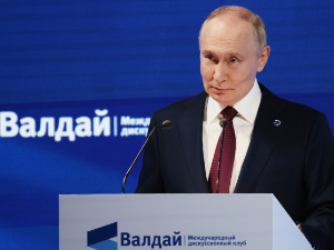 Путин: Западне земље покушавају да изведу обојену револуцију у Србији