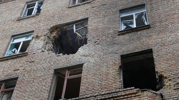 Једна особа погинула, 10 повређено у нападу на Kијев; изнад десетак руских региона оборен 121 дрон