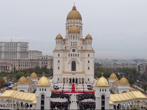 Освештана Црква спасења народа у Букурешту, највећи православни храм на свету