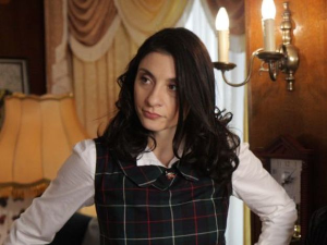 Село гори а баба се чешља