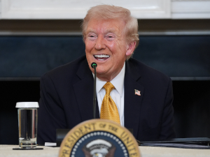 Трамп обавио МРИ преглед – лекари кажу да је председник САД у одличној форми (Tanjug / Evan Vucci) Трамп обавио МРИ преглед – лекари кажу да је председник САД у одличној форми