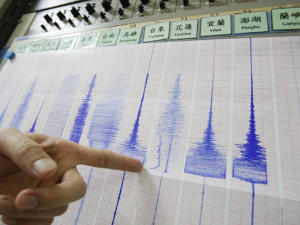 У земљотресу у Јапану 30 повређених, влада упозорава на могући јачи потрес