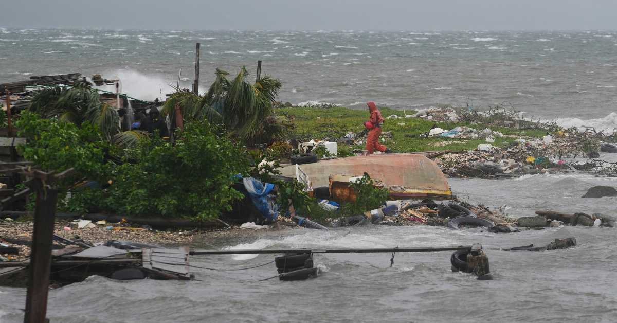 Ураган "Мелиса" све ближи Јамајци, острво се припрема за катастрофалне последице