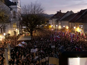 Пуцњава у ромском насељу довела до тензија у заједници Пуцњава у ромском насељу довела до тензија у заједници