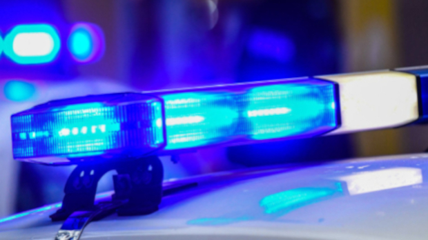 ВЈТ: Полицајац пуцао на девојку која га је напала ножем у ПС Савски венац