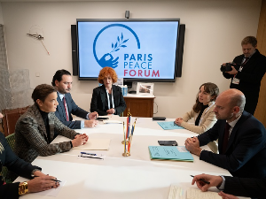 Брнабићева посету Паризу наставила сусретом са шефом француске дипломатије  Брнабићева посету Паризу наставила сусретом са шефом француске дипломатије