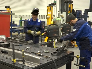 Како подмладити радну снагу у Србији?