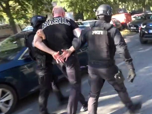 ВЈТ: Ухапшене две особе осумњичене за планирање напада на уставно уређење ВЈТ: Ухапшене две особе осумњичене за планирање напада на уставно уређење