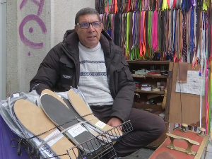 Муја, последњи чистач ципела у Београду – четири деценије на истом ћошку, од Паје Вуисића до Ђорђа Марјановића Муја, последњи чистач ципела у Београду – четири деценије на истом ћошку, од Паје Вуисића до Ђорђа Марјановића