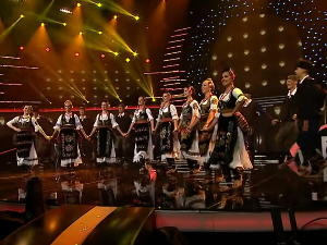 Коловођо, ногом крени