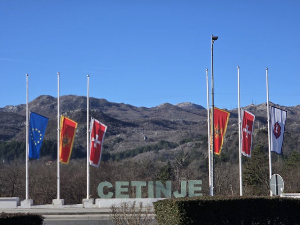 Сећање на 13 убијених на Цетињу, заставе спуштене на пола копља