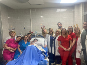 Девојчица и два дечак прве бебе у Новој години