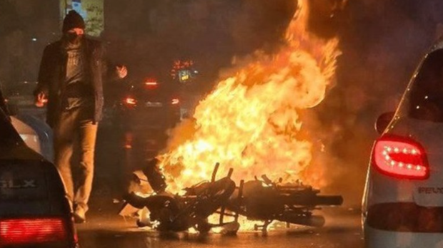 Смртна казна за Божје непријатеље – Иран између побуне и освете