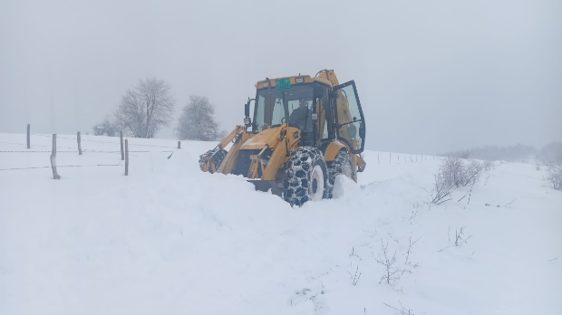 Ледени дан у Србији – ванредно у 11 општина, цела Ивањица без струје од синоћ, проблеми у златиборском и моравичком крају