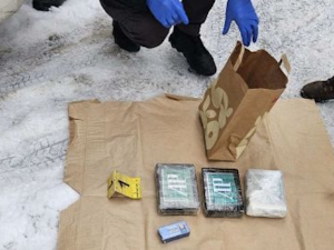 Полиција запленила три килограма кокаина и мању количину муниције, ухапшена два мушкарца