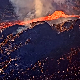 Снажна ерупција једног од најактивнијих вулкана на свету, лава достизала висину од 12 метара