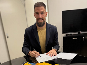 Милош Дегенек нови фудбалер Апоела