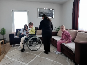 Апел за помоћ близнакињама из подголијског села Ковачево