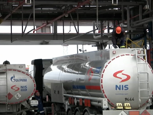 Нафта стиже у прави час - шта би значило за Србију куповина НИС-а од стране два власника 