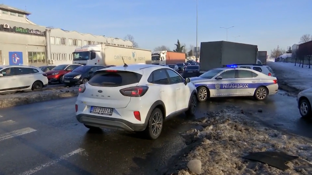 Више несрећа на Пупиновом мосту, саобраћај према Борчи обустављен