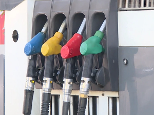 Нове цене горива – дизел и бензин скупљи за динар