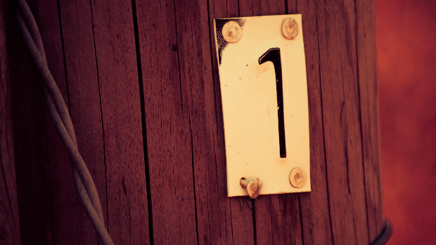 Ту и тамо: Број један као инспирација