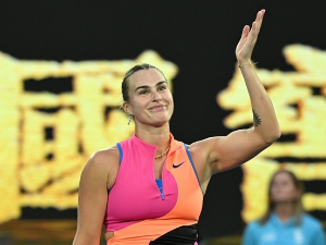 Сабаленка се мучила у првом и доминирала у другом сету против младе Францускиње