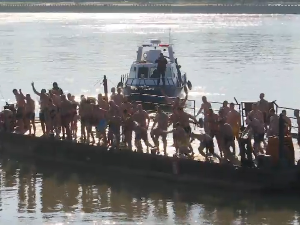 Пливање за Часни крст испод Београдске тврђаве