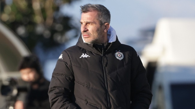 Партизан сменио Ненада Стојаковића