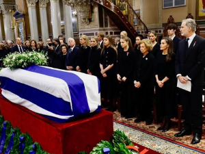 Збогом принцези пијанисткињи – краљевске породице у Атини на сахрани Ирене од Грчке 