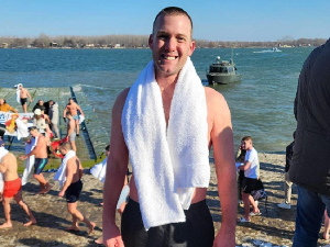 Потпуковник америчке војске запливао за Часни крст у Београду: Срби и Американци деле исте вредности