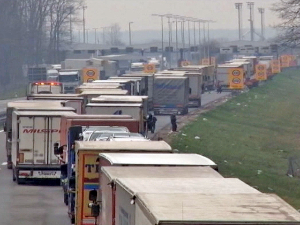 Возачи камиона из региона најављују блокаде теретних граничних терминала – шта је повод великог протеста