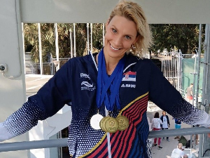 Ана граби у Абу Даби