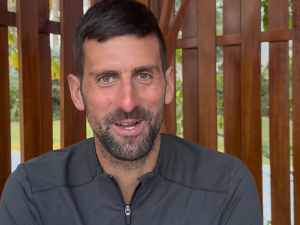 Нолетова полиглотска новогодишња честитка, најслађе оставио за крај