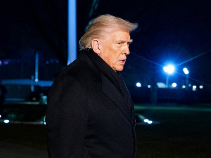 Драма изнад Атлантика током лета председника Доналда Трампа