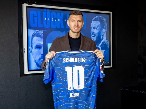 Един Џеко нови фудбалер Шалкеа