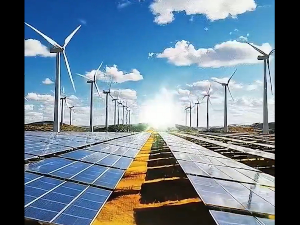 Индија убрзава енергетску трку: Завршни радови у највећем постројењу на свету за производњу струје „на сунце и ветар