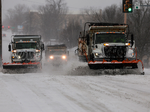 Снежна олуја у већем делу САД – без струје 245.000 корисника, отказано више од 10.000 летова
