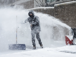 ајмање 30 жртава екстремне хладноће у угроженим деловима САД