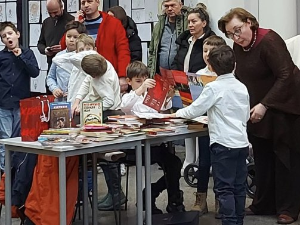 У духу Светог Саве - Амбасада Србије даровала књиге допунским школама српског језика