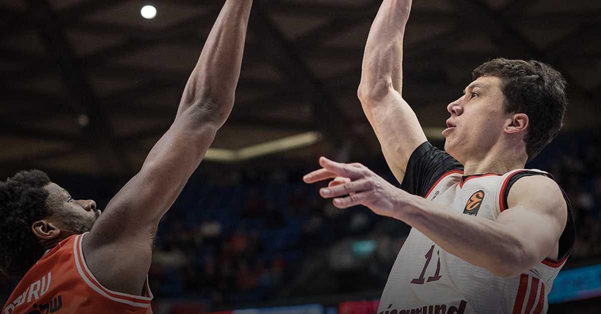 Мајк и Лучић продубили кризу Хапоела, Фенер се осамио на врху табеле