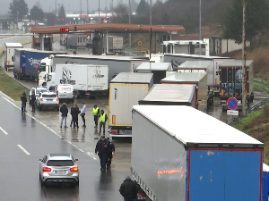 Четврти дан блокаде граничних прелаза за теретњаке; у Бриселу расправа о могућим решењима
