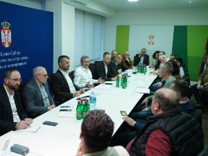 Гламочић са Унијом произвођача свиња: Омогућићемо увоз прасади за тов