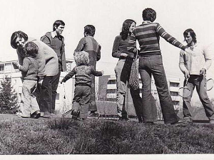 Трибина младих - 50 година касније: Између 1968. и доласка на трибину младих, 1 еп.