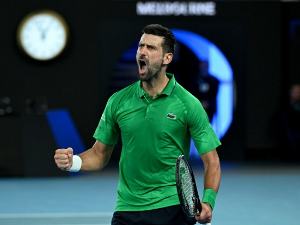 Ипак је још увек он тај кога ће морати да јуре - Ђоковић после пет сетова победио Синера у полуфиналу Аустралијан опена
